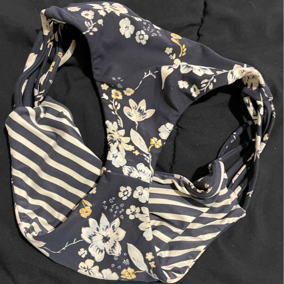 Billabong Reversible Bikini and Rash Guard Set - Picture 3 of 8